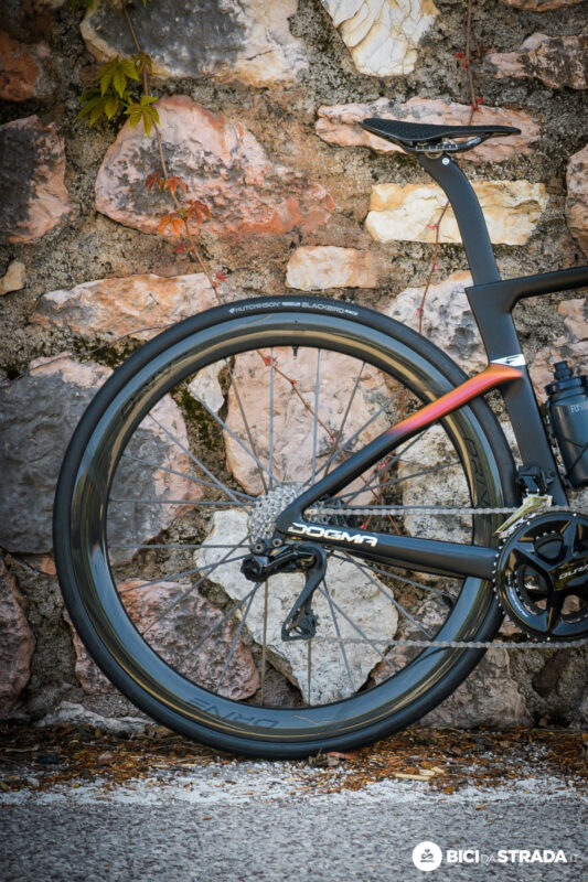 Hutchinson Blackbird Race 28