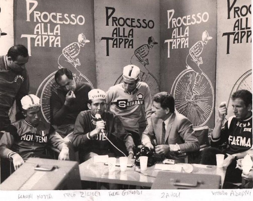 Sergio Zavoli Processo alla tappa8 Zavoli con Gianni Motta Italo Zilioli Felice Gimondi Vittorio Adorni 1968