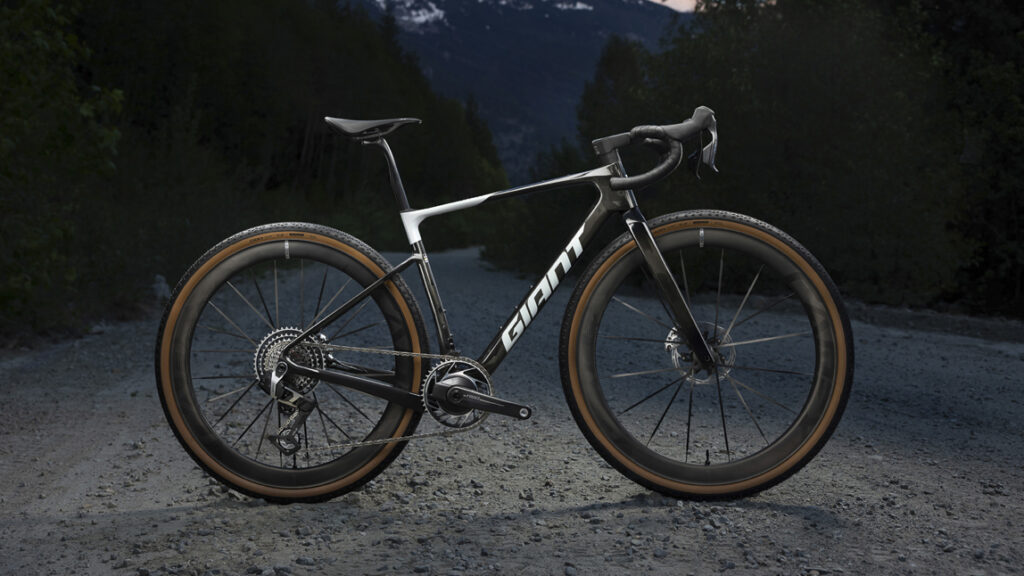 Nuova Giant Revolt Advanced SL 2027