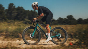 Mondraker 2027: ecco la Arid RS, con allestimento top e prezzo competitivo