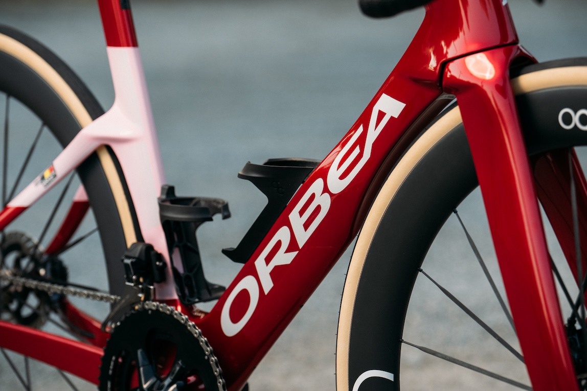 Lotto-Intermarché alla Vuelta: divise speciali e 8 bici Orbea personalizzate