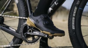 Shimano lancia le scarpe Dynalast 2.0: più spazio per le dita e 3 diverse calzate