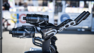 Deda Tower Bridge: sistema di idratazione da manubrio per il triathlon