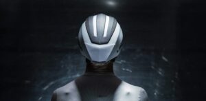 Nuovo casco Limar Altair: aerodinamico, con scudo protettivo in carbonio