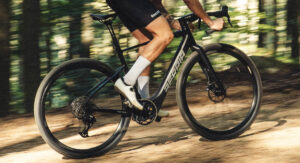 Berria Mistral Essential: e-bike strada e gravel in alluminio con motore Avinox