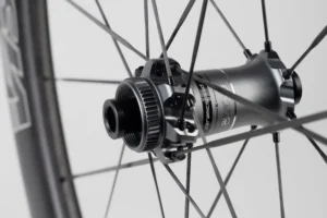 Cuscinetti ceramici sulla bici: ne vale davvero la pena? Ne abbiamo parlato con FSA