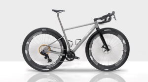 Nuova TiRED Tritone: la gravel da 32” (in titanio) secondo TOOT Engineeering