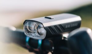 Nuova Magicshine Ray 3000: la luce che funziona anche da power bank