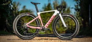 TEST - Canyon Grail CF SLX: gravel racing "completa", con prezzo che invoglia...